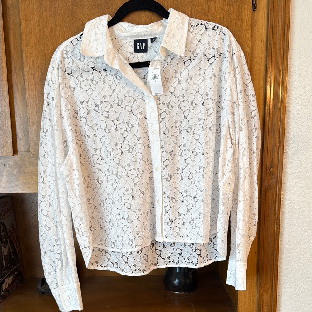 GAP Cropped White Lace Button-Up Shirt Size large new with tags